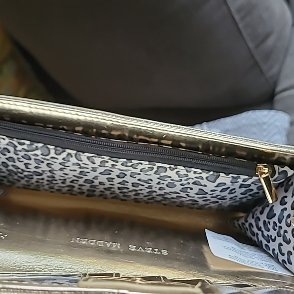 Steve Madden Gold Clutch - Picture 6 of 7